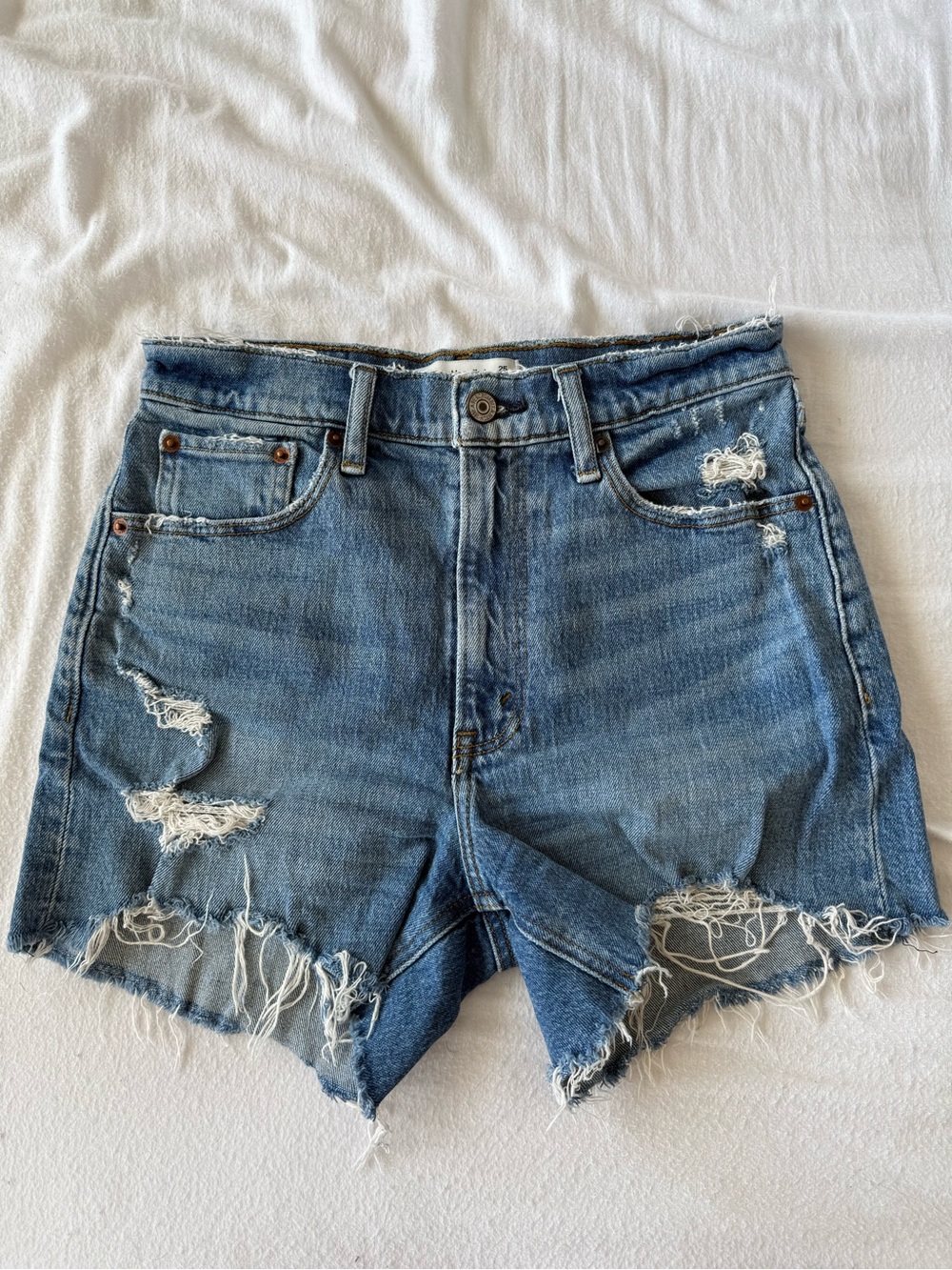 Abercrombie & Fitch 4” Mom Short High-Rise Blue Denim Shorts